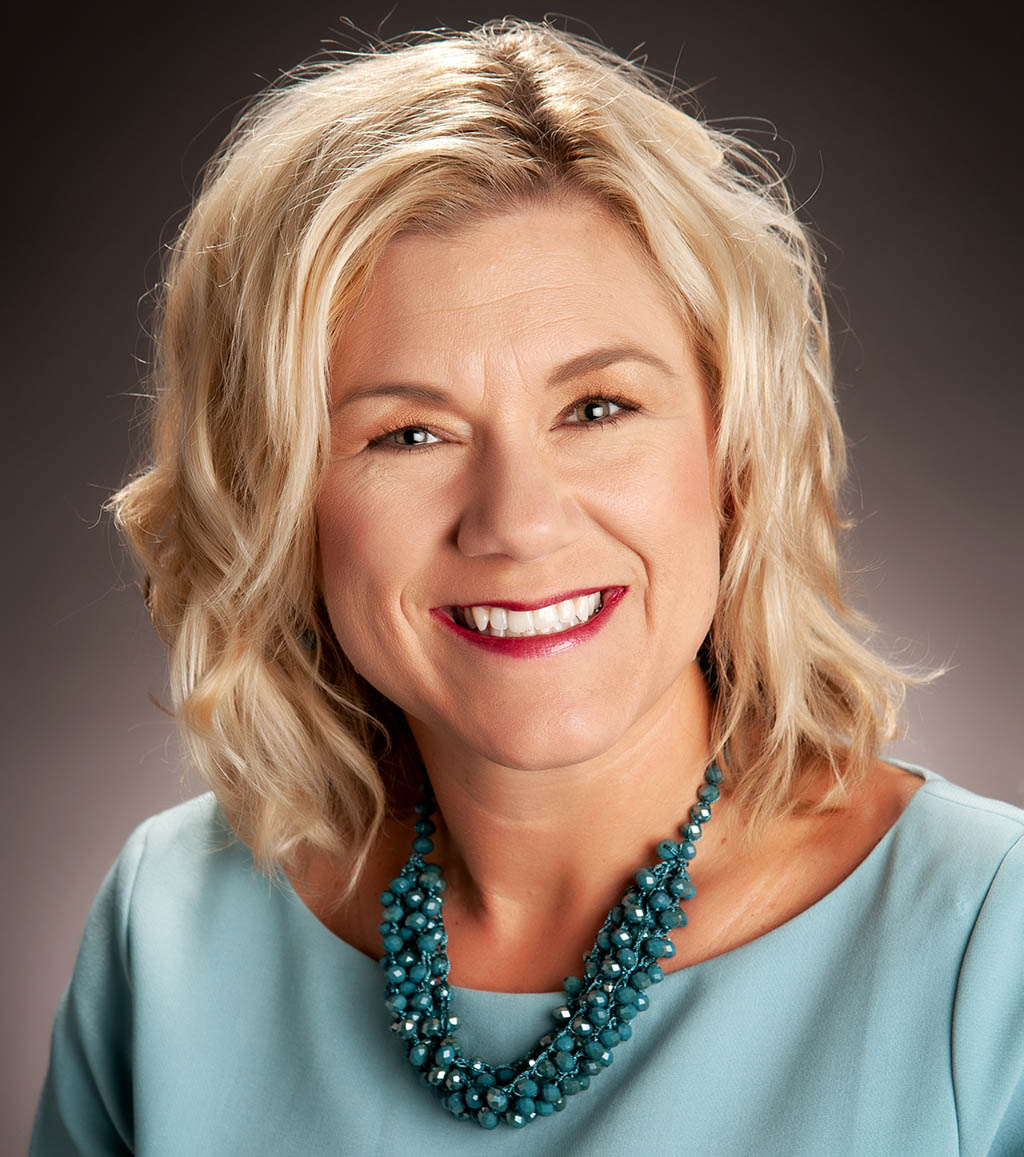 McGregor-rs CRH Chief Experience Officer Julie McGregor portait.